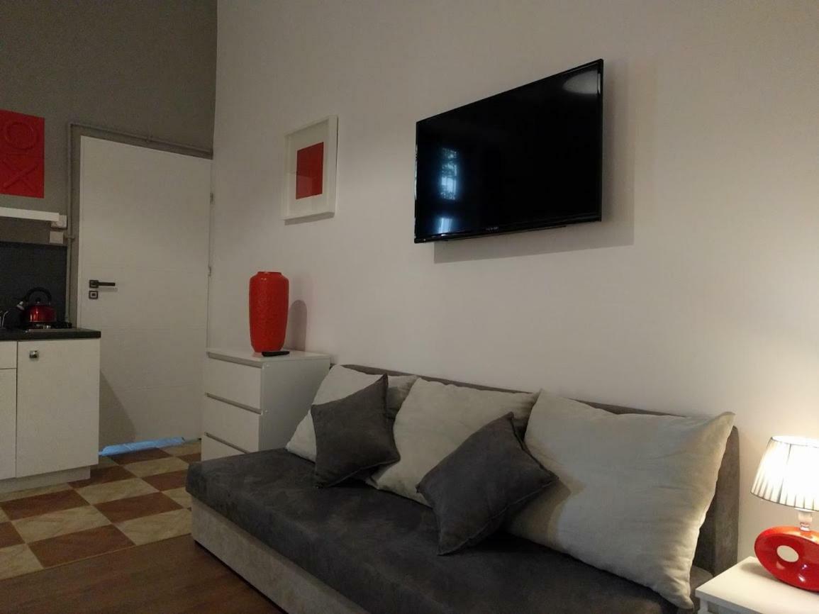 Studio Xoxo Apartment